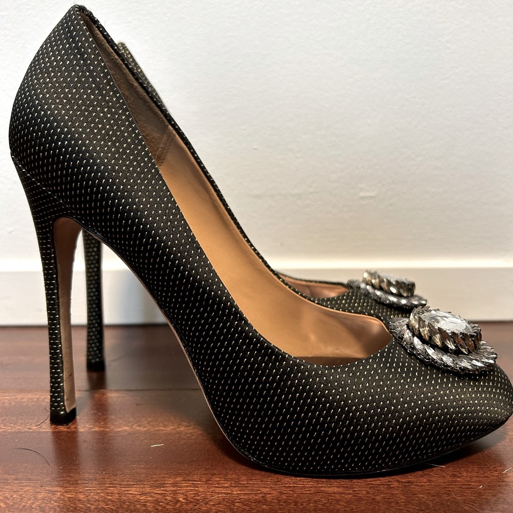 Badgley Mischka Vintage Style Jewelled Pumps